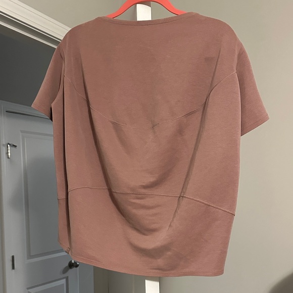 Lululemon Women’s Softstreme Top - Picture 3 of 3